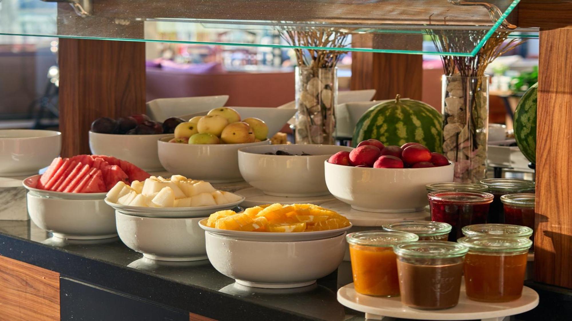 Holiday Inn Tashkent City By Ihg Bagian luar foto