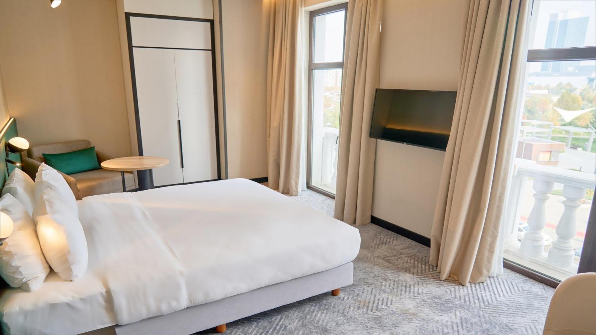 Holiday Inn Tashkent City By Ihg Bagian luar foto